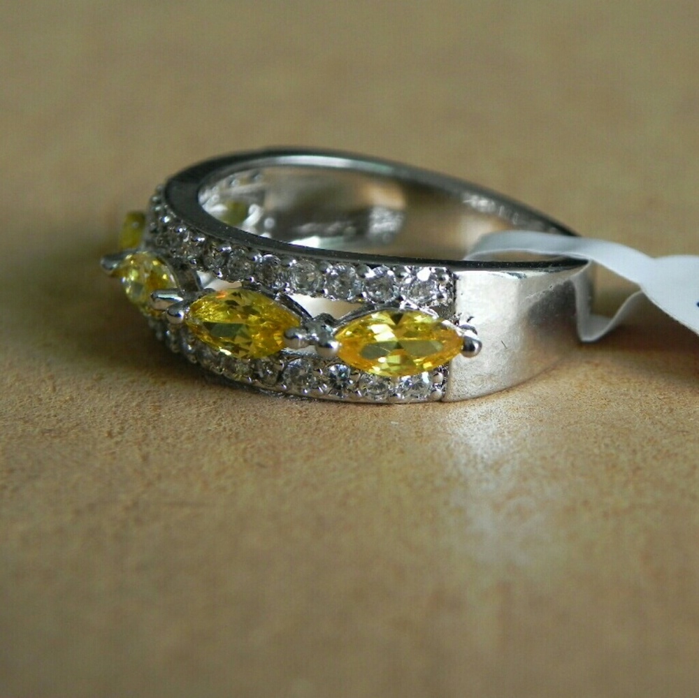 SOLD!!! 0.79ctw. Yellow Beryl Ring Size 7 ( US ) - Picture 3 of 6